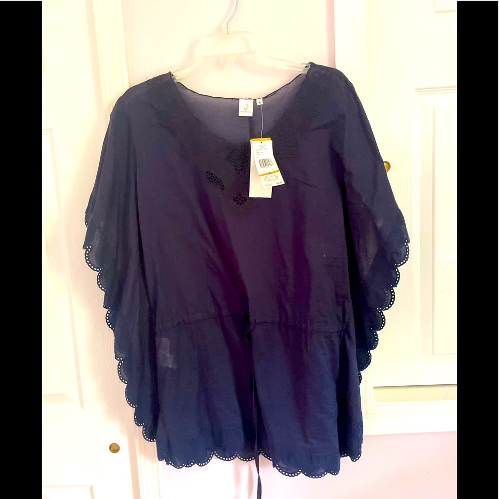 JONES NEW YORK navy top. Size small.NWT